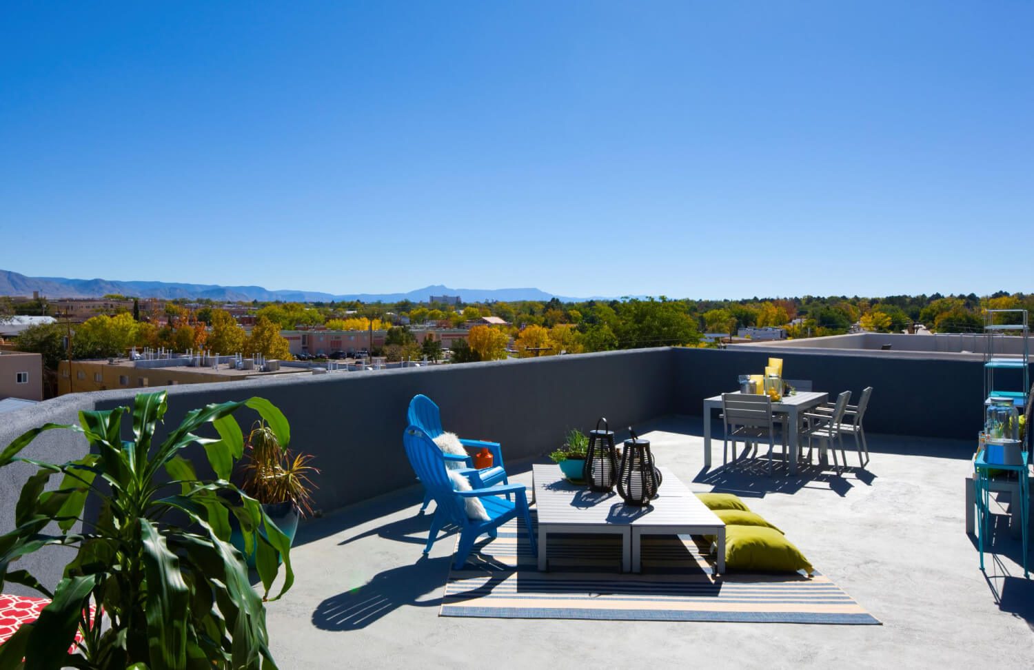 Nob Hill neighborhood near Platinum Apartments in Albuquerque